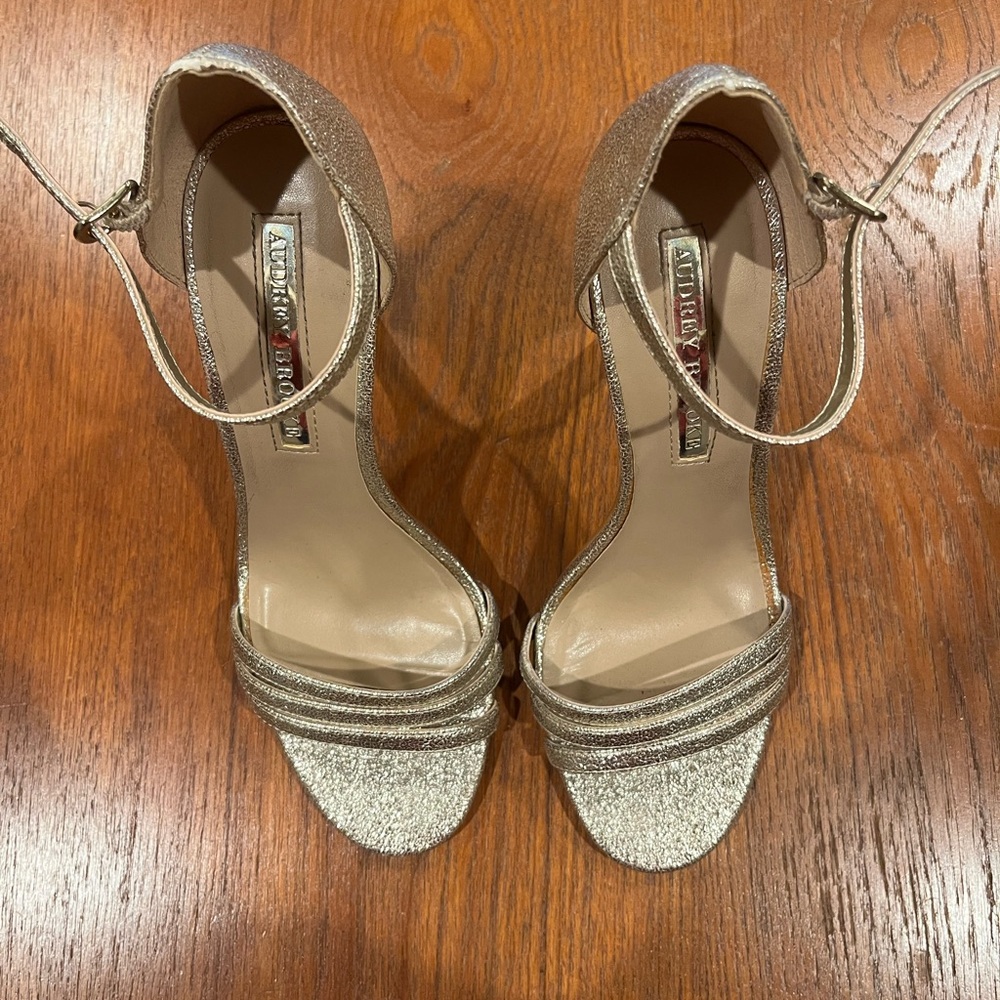 Adrianna Papell Women's Gold Heels